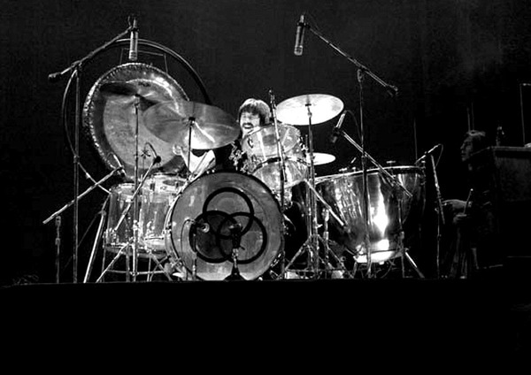 amber-vistalite-vintage-ludwig-drum-kit-24-bonham